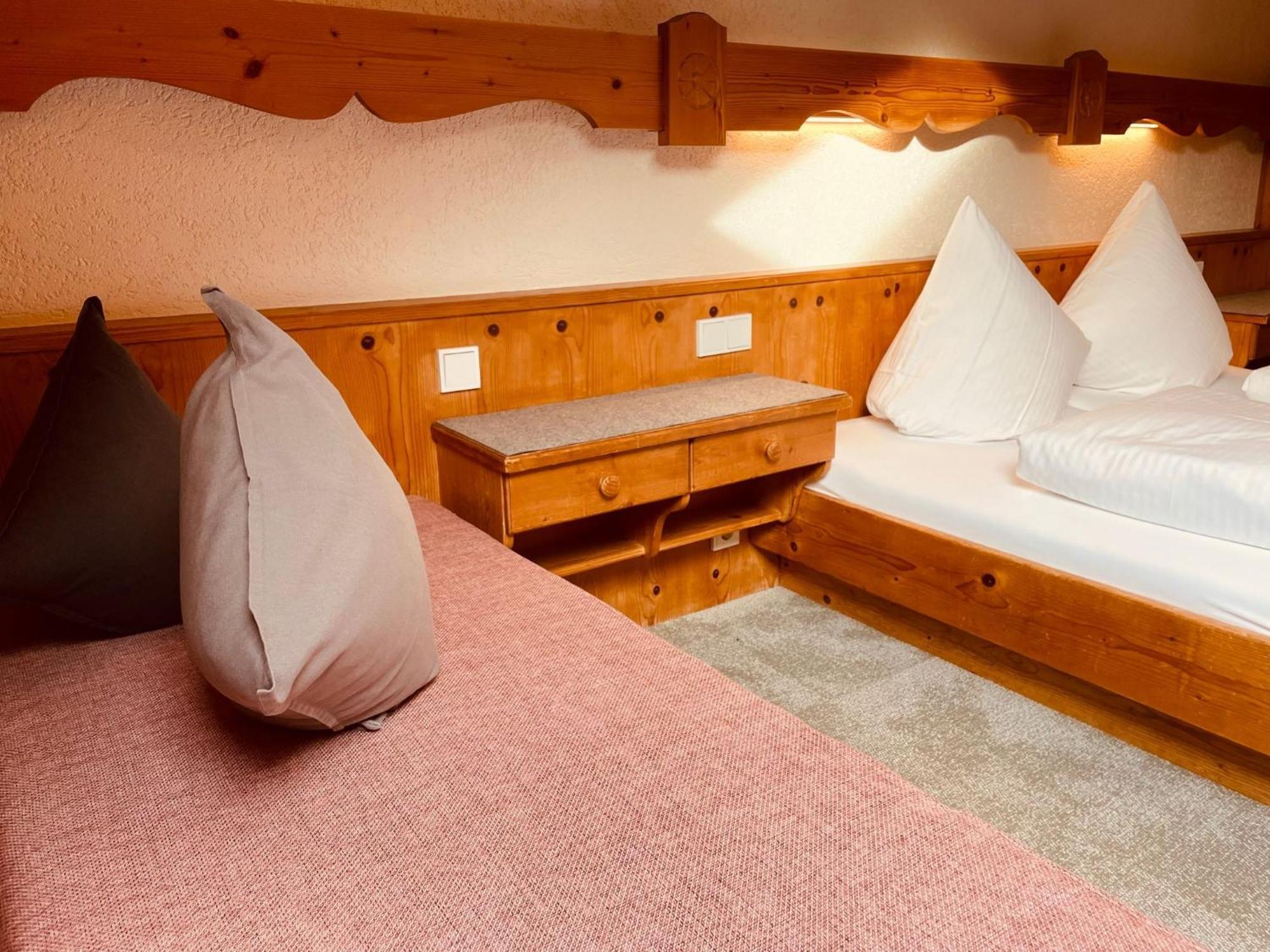 Gaestehaus Holl Schattwald Buitenkant foto