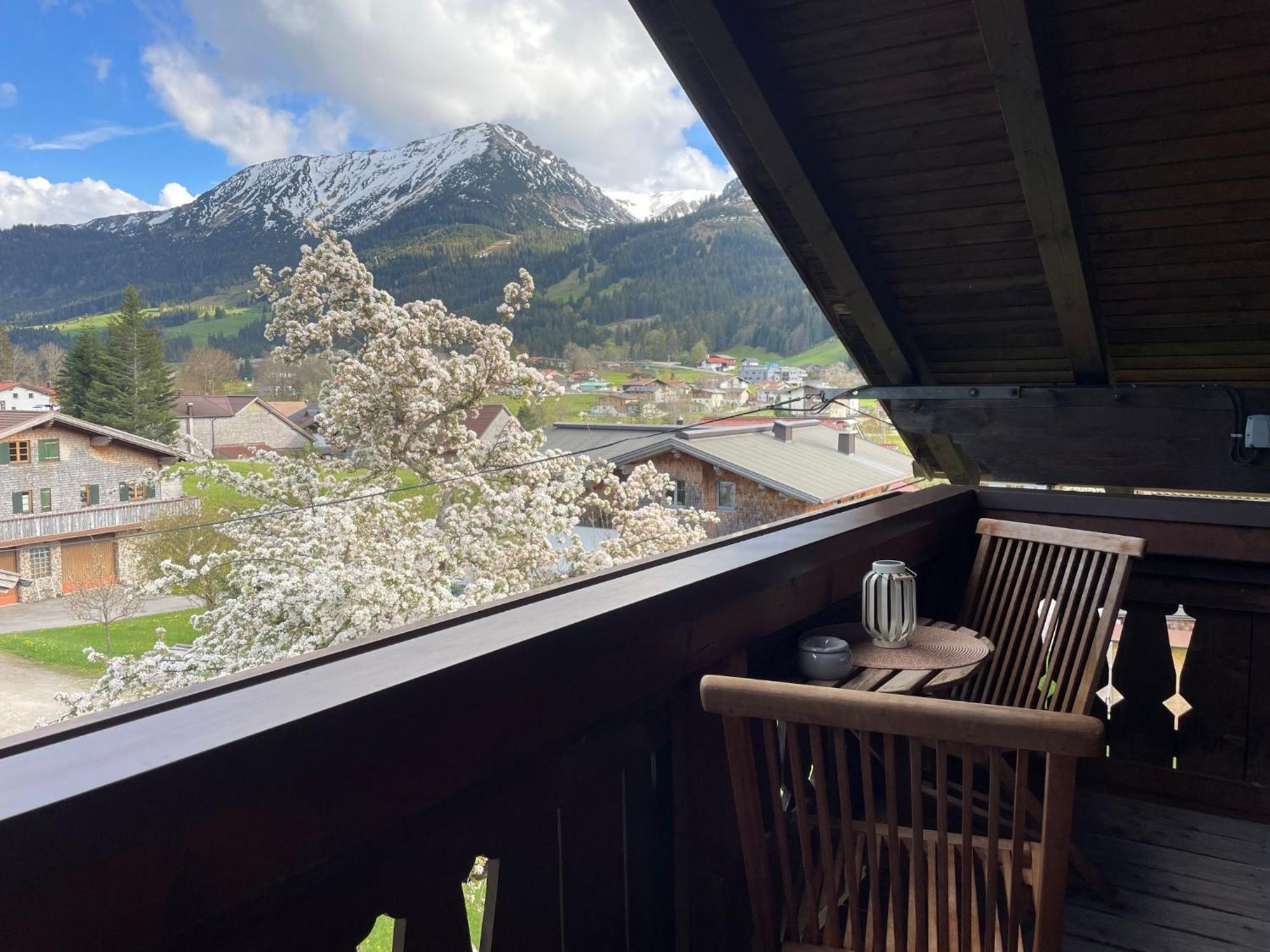 Gaestehaus Holl Schattwald Buitenkant foto